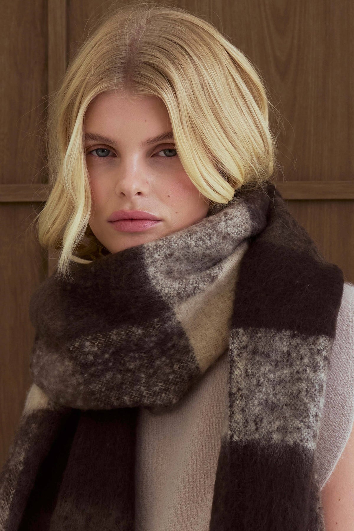 Arctic Fox & Co. - North America - The Reykjavik Scarf - 100% Recycled - Brown Check - FW26