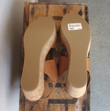 Load image into Gallery viewer, 38.5 / 8.5 - Coclico $395 Savana Tan Massy Cork Wedge Sandals NEW w/ Box 4427SC