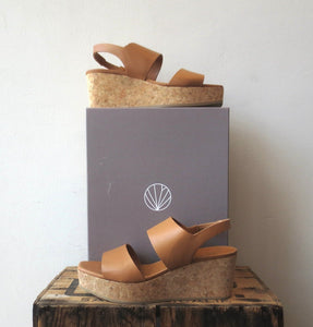 38.5 / 8.5 - Coclico $395 Savana Tan Massy Cork Wedge Sandals NEW w/ Box 4427SC