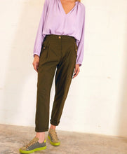 Load image into Gallery viewer, 44 IT / 6 US - Momoni Military Green NEW $315 Womens Polly Pant 4427SC