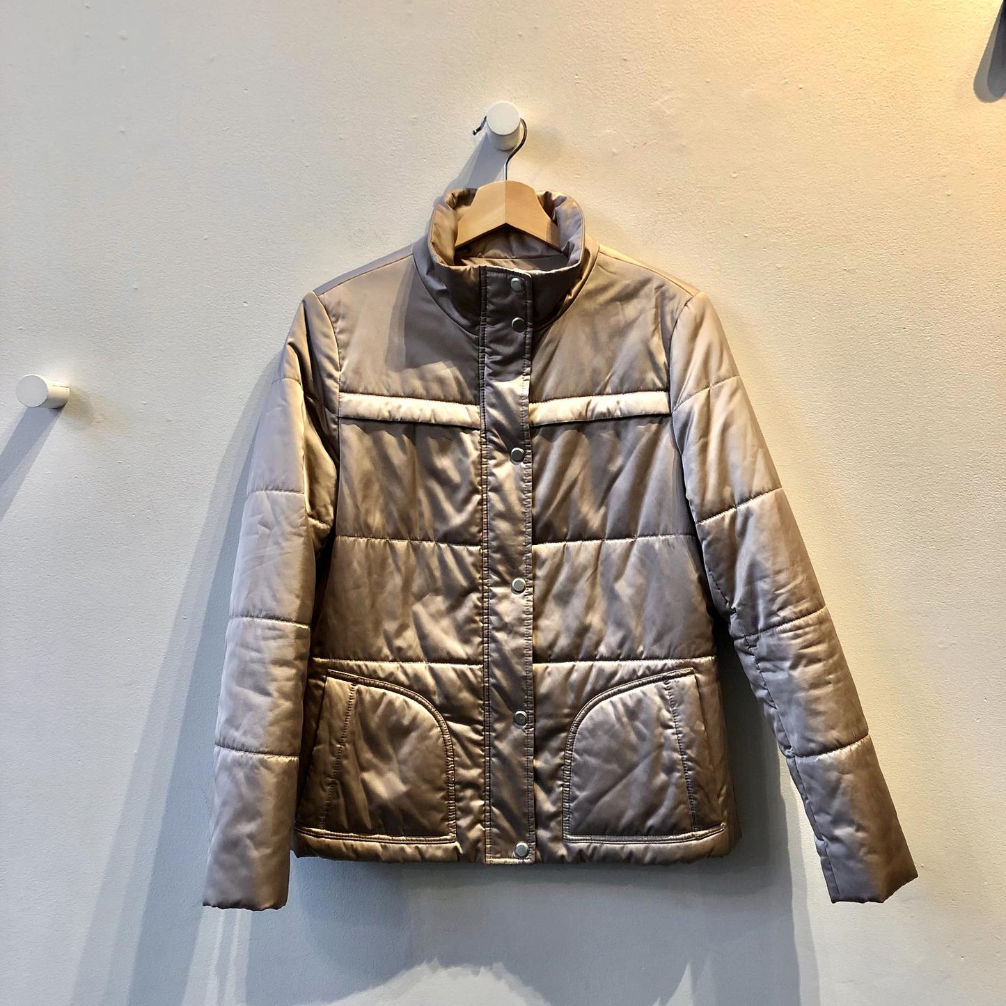 S - St. John Champagne Tan Poly Fill Zip Up Quilted Puffer Coat 0606SP