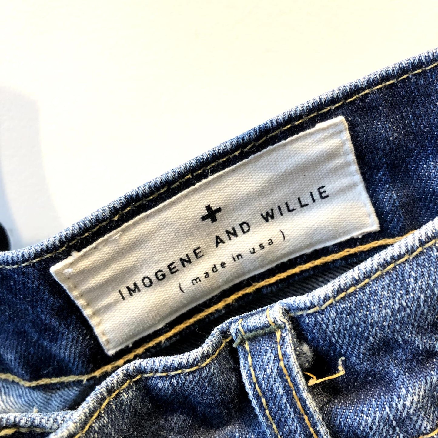32 - Imogene & Willie Dark Wash Lottie Button Fly Distressed Jeans 0910MM